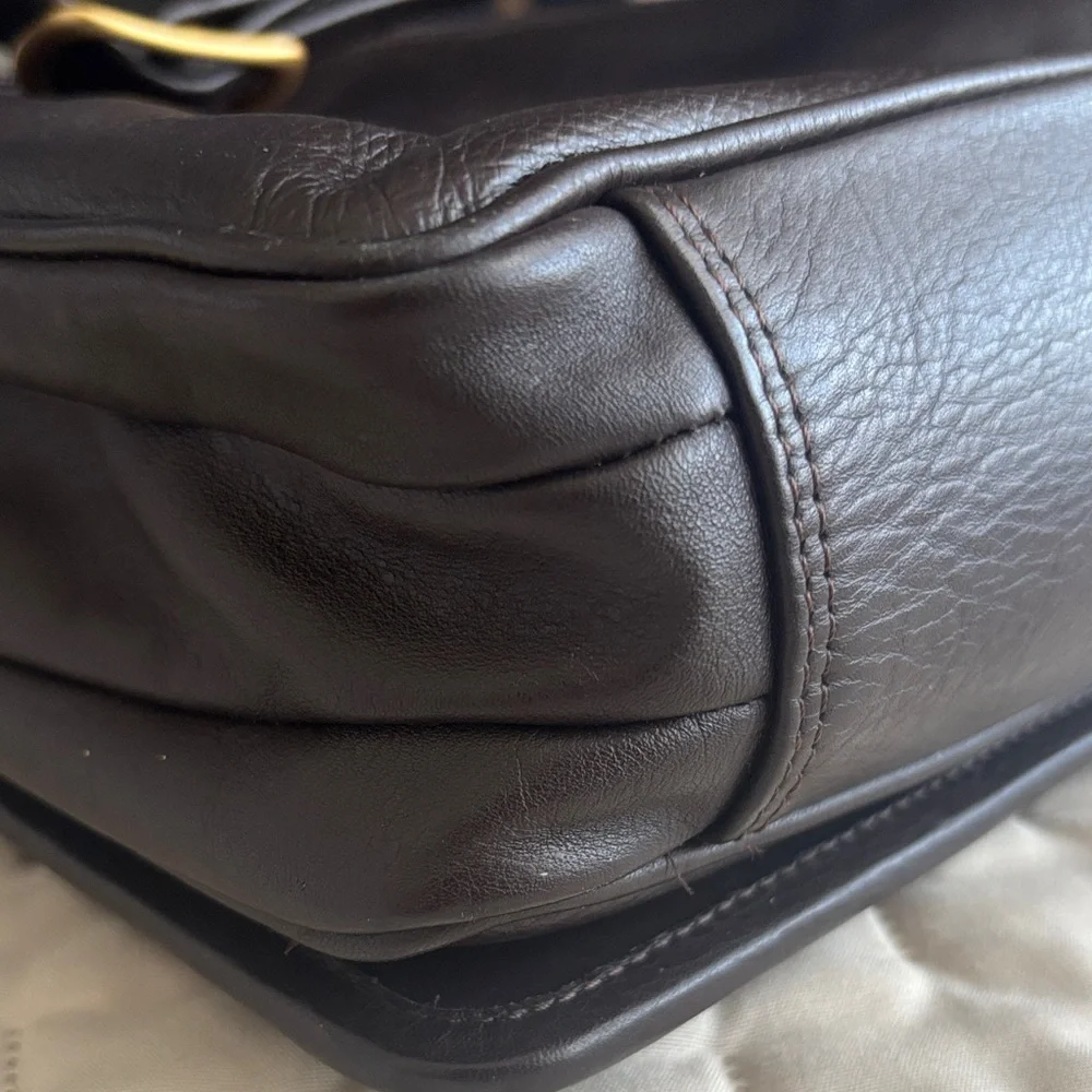 ILI New York Toronto Dark Brown Genuine Leather Messenger Bag